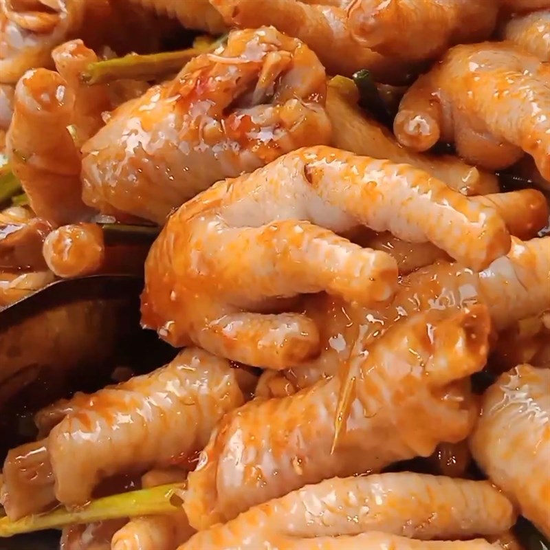Bước 3 Ướp chân gà Chân gà sốt Thái xoài non