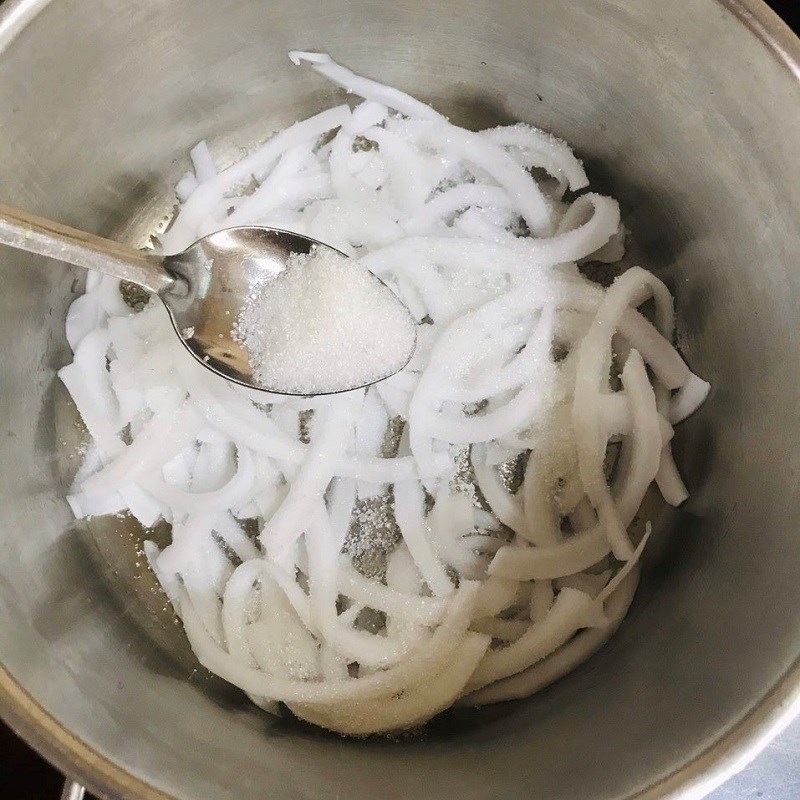 Bước 3 Ướp cơm dừa với đường Mứt dừa sữa (công thức được chia sẻ từ người dùng)