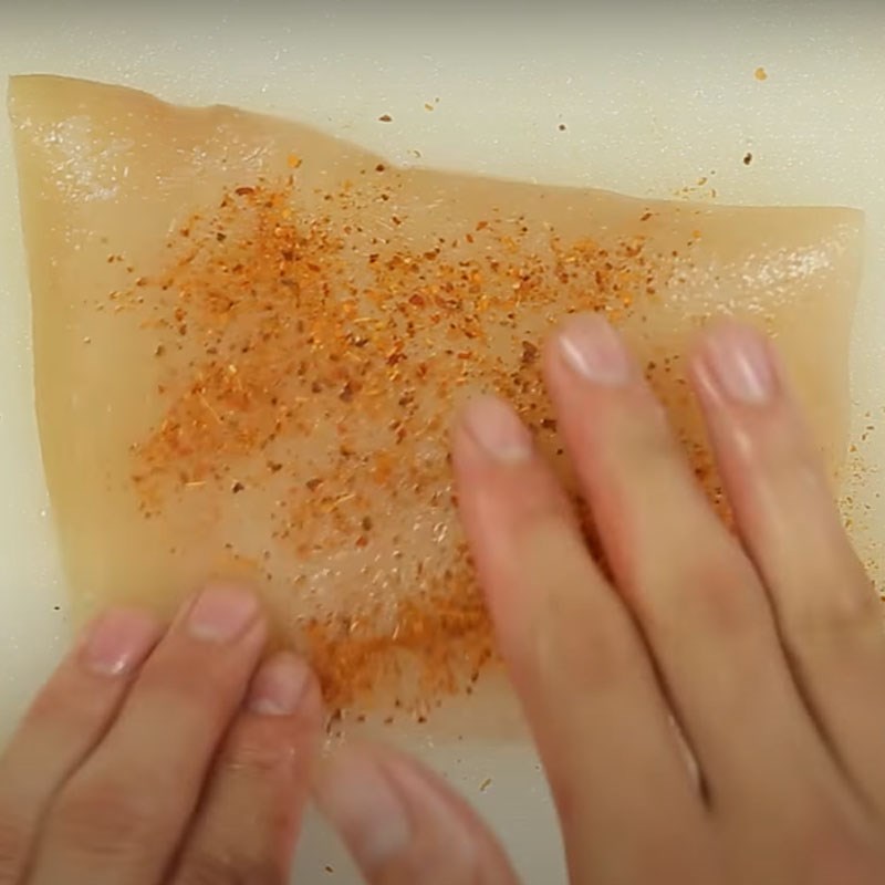 Bước 2 Uớp da heo Da heo nướng cay