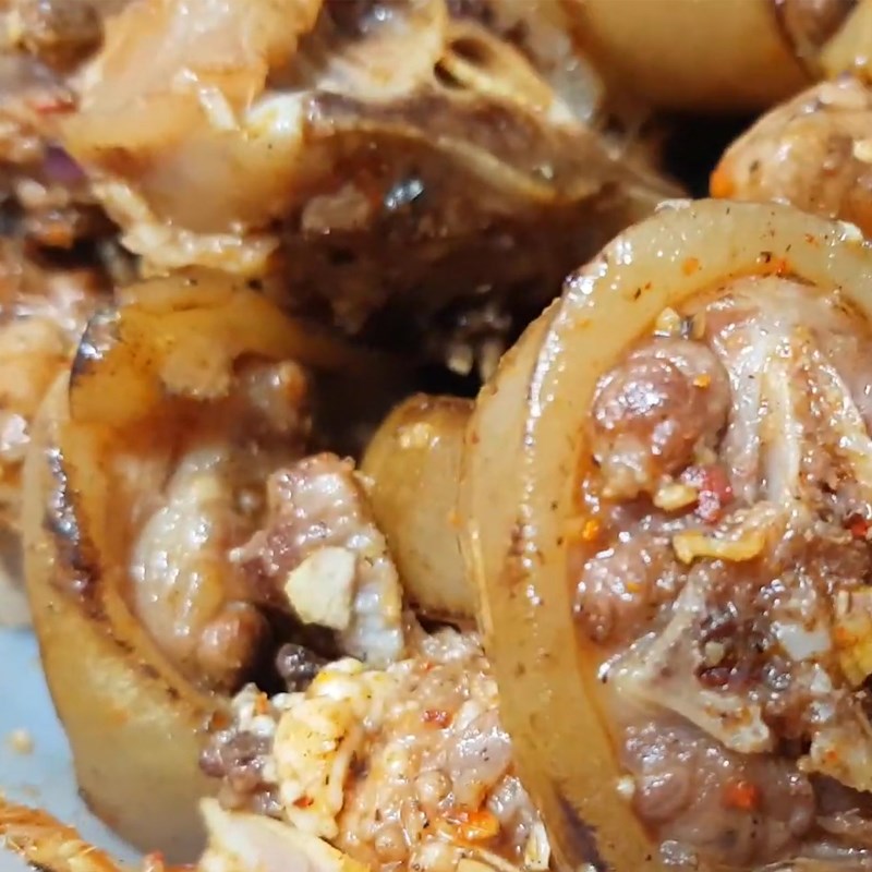 Bước 3 Ướp đuôi bò Đuôi bò hầm sả