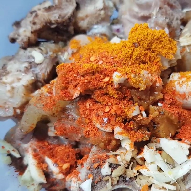 Bước 3 Ướp đuôi bò Đuôi bò hầm sả