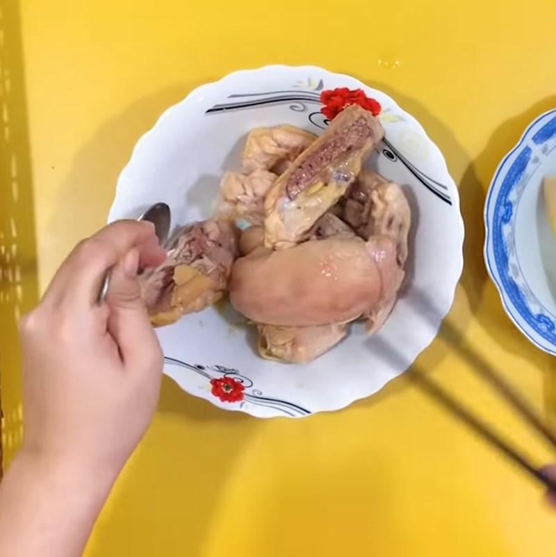 Bước 2 Ướp gà Gà chiên sả ớt tỏi