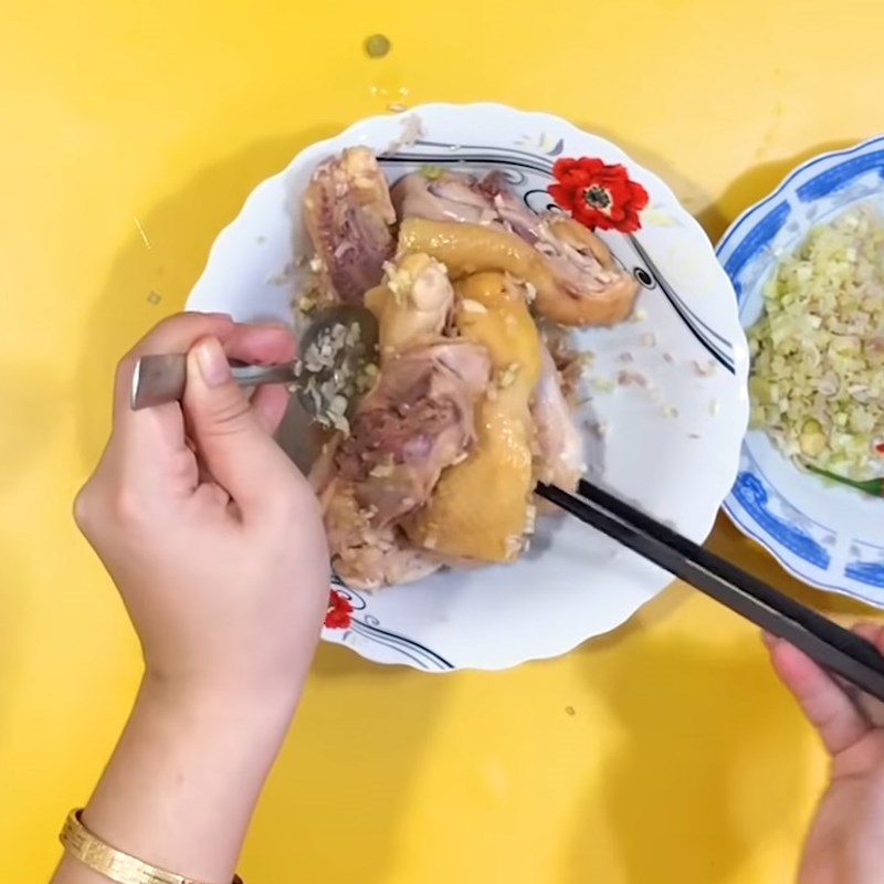 Bước 2 Ướp gà Gà chiên sả ớt tỏi