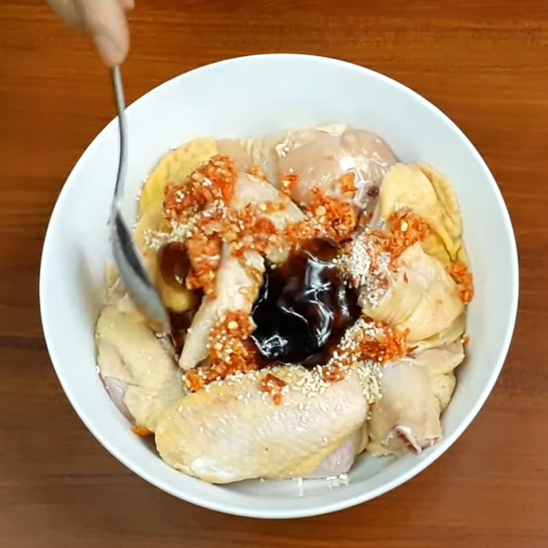 Bước 2 Ướp gà Gà chiên ngũ vị hương mật ong