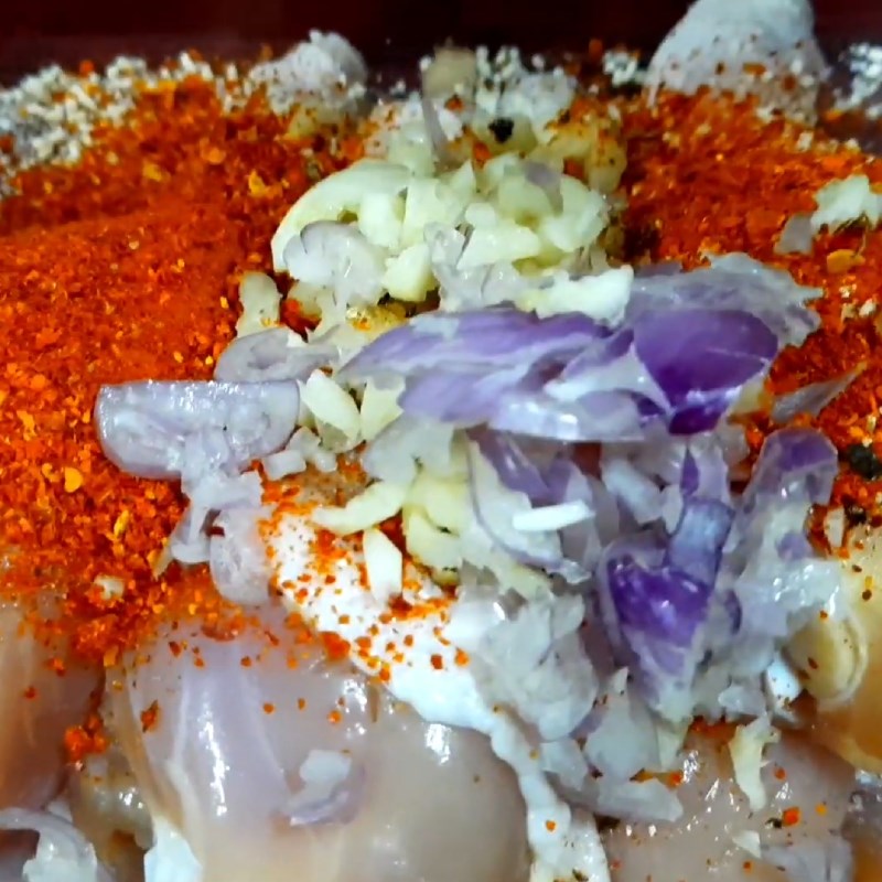 Bước 2 Ướp gà Gà chiên cốm