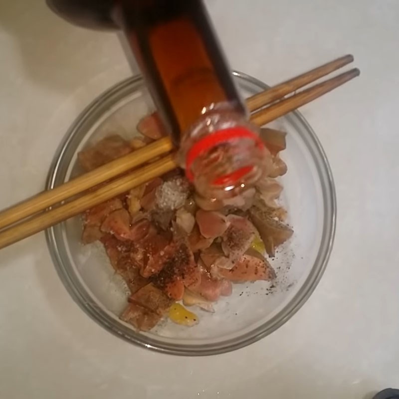 Bước 3 Ướp lòng gà Lòng gà xào rau cải