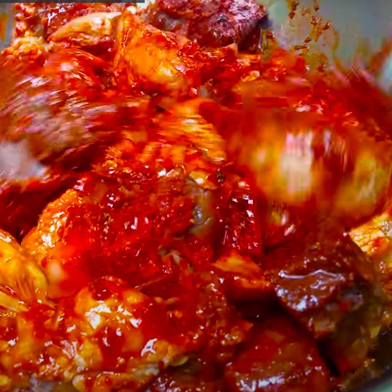 Bước 2 Ướp lưỡi bò Lưỡi bò kho cà rốt
