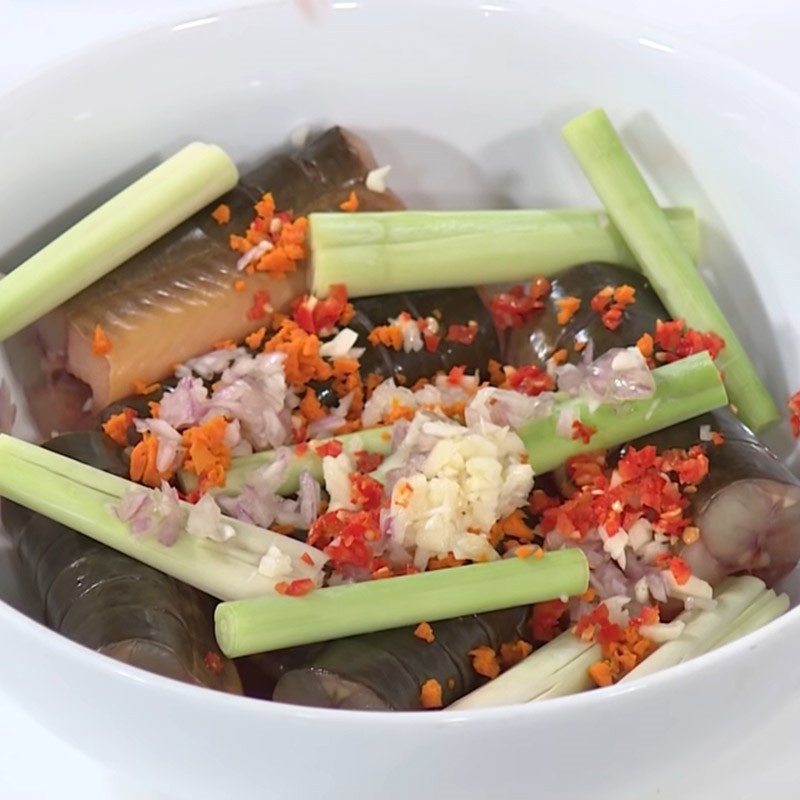 Bước 3 Ướp lươn Lươn nướng sả ớt