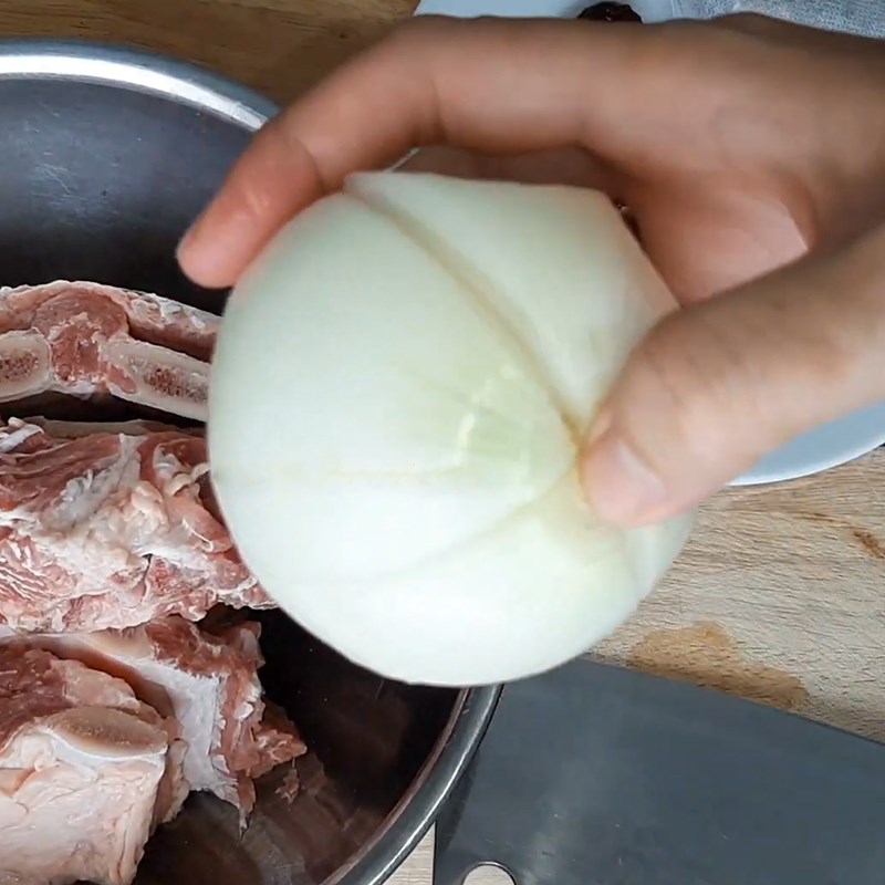 Bước 2 Sơ chế nguyên liệu Phở sườn bò