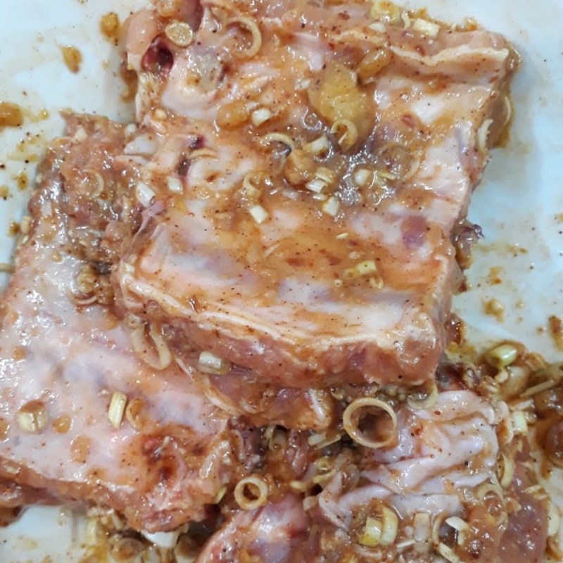 Bước 2 Ướp sườn Sườn nướng ngũ vị (công thức được chia sẻ từ người dùng)