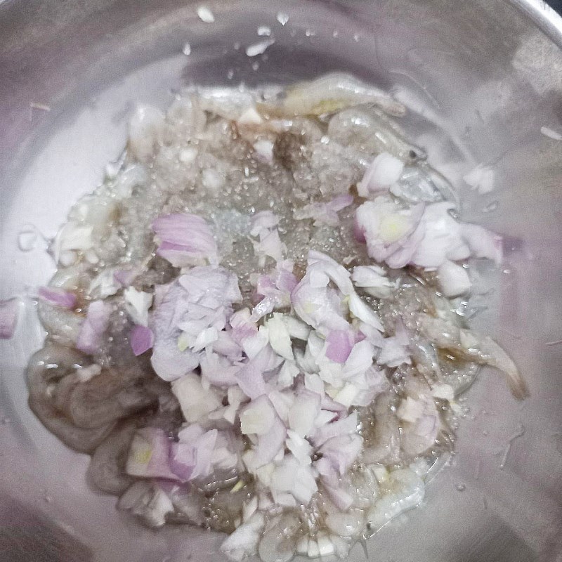 Bước 2 Ướp tép Canh bầu nấu tép tươi