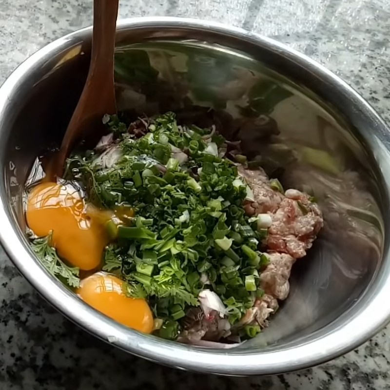 Bước 2 Ướp thịt Chả trứng muối