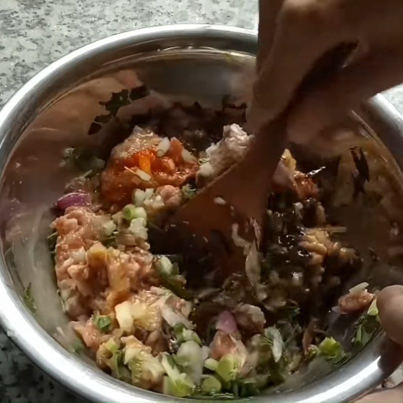 Bước 2 Ướp thịt Chả trứng muối