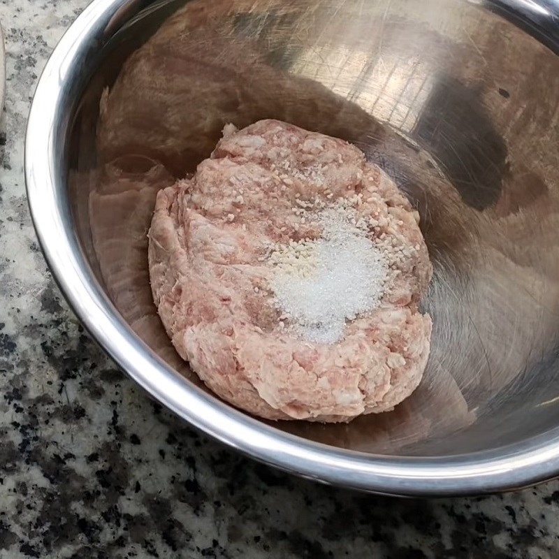 Bước 1 Ướp thịt băm Cà tím nhồi thịt kho
