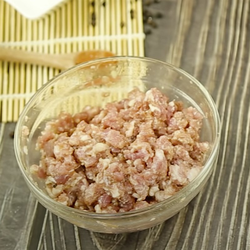 Bước 3 Ướp thịt heo Súp khoai tây viên nhân thịt