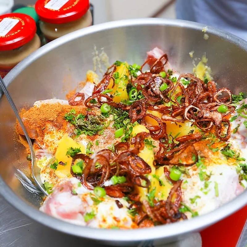 Bước 3 Ướp thịt gà Cơm gà biryani