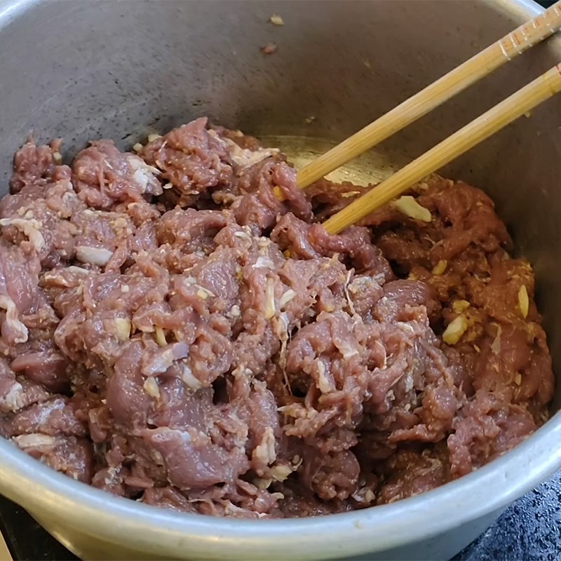 Bước 2 Ướp thịt trâu Thịt trâu xào rau răm