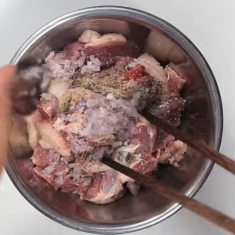 Bước 2 Ướp thịt vịt Thịt vịt xào chua ngọt