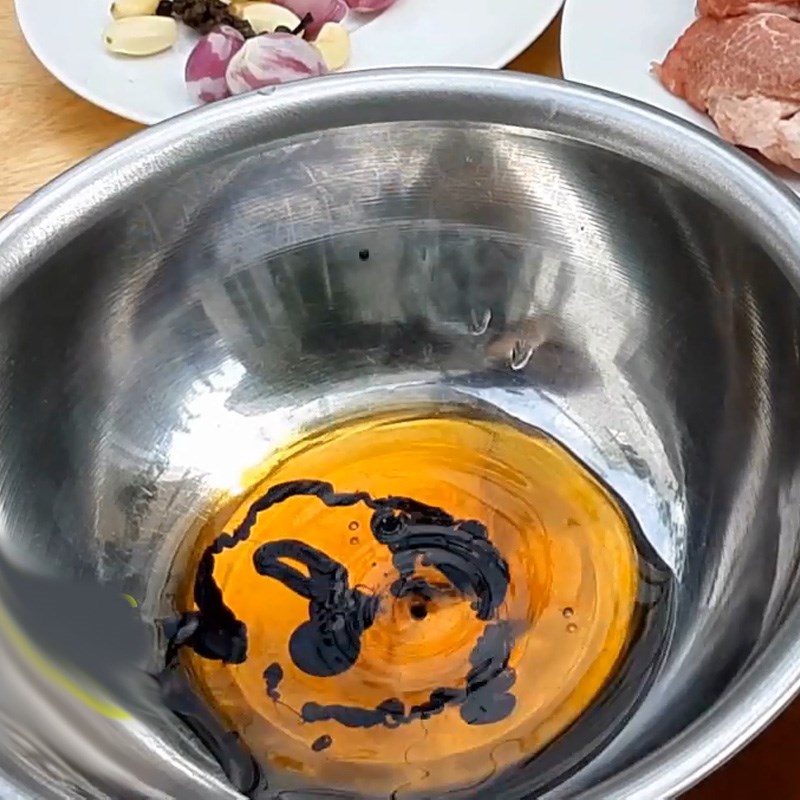 Bước 3 Ướp thịt với gia vị Thịt heo kho gừng