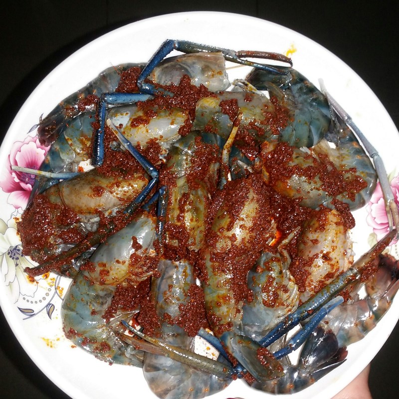 Bước 3 Ướp tôm Cà ri tôm