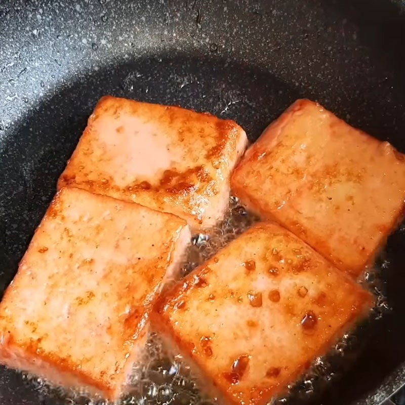 Bước 2 Ướp và chiên đậu hũ Bánh ướt chay