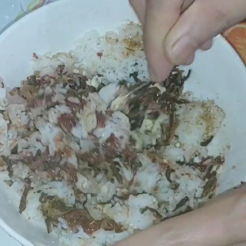 Bước 3 Ướp và nhồi nhân thịt Vịt hầm hạt sen