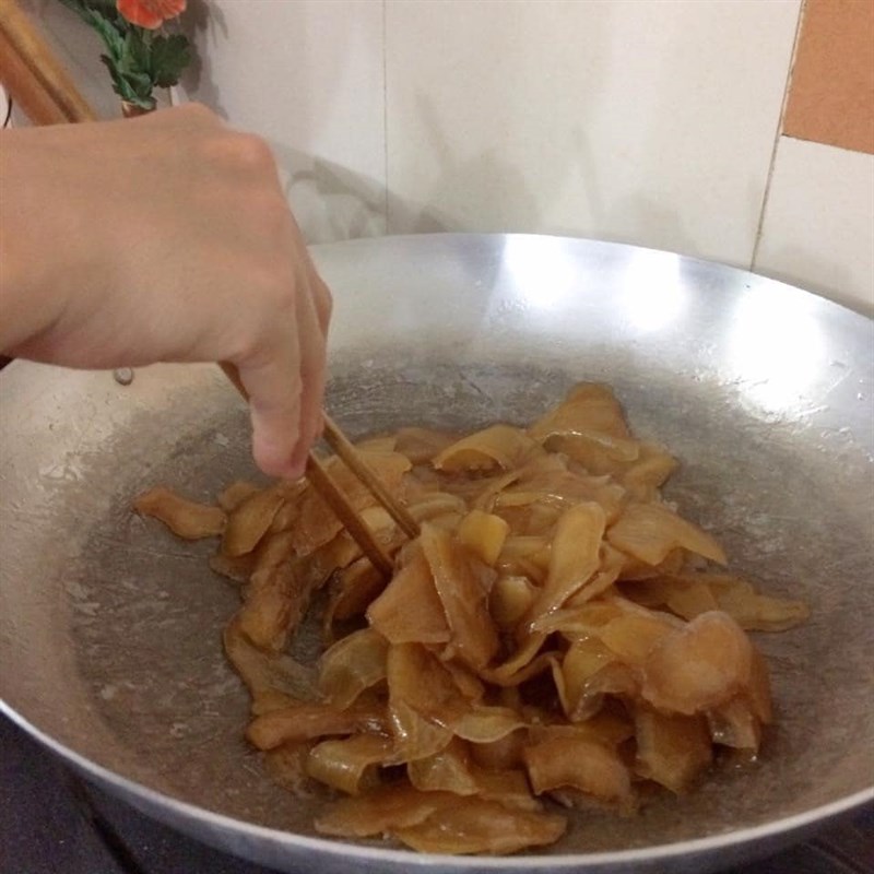 Bước 3 Ướp và sên gừng Mứt gừng lát (công thức được chia sẻ từ người dùng)