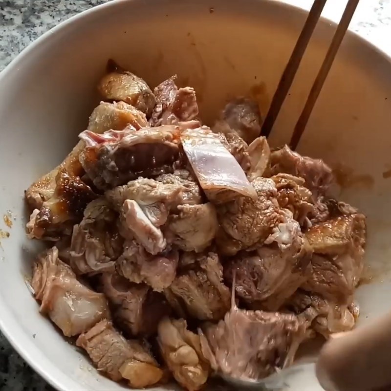 Bước 3 Ướp vịt Vịt kho ngũ vị