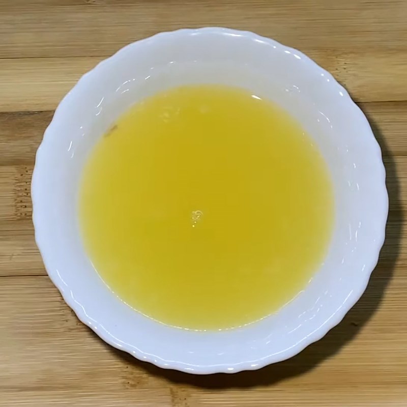Bước 1 Vắt nước cốt chanh Sinh tố chanh bạc hà