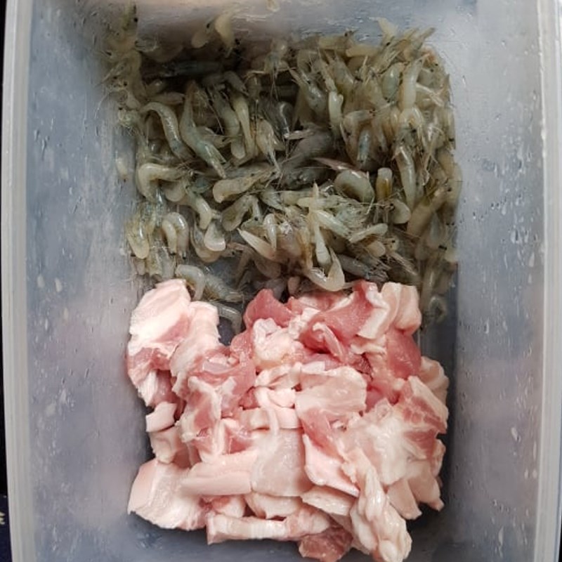 Bước 1 Sơ chế các nguyên liệu Bánh xèo tôm thịt (công thức được chia sẻ từ người dùng)