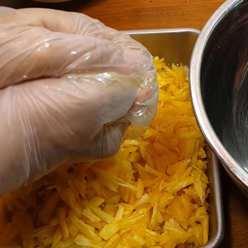 Bước 2 Vắt nước thơm Mứt thơm dẻo