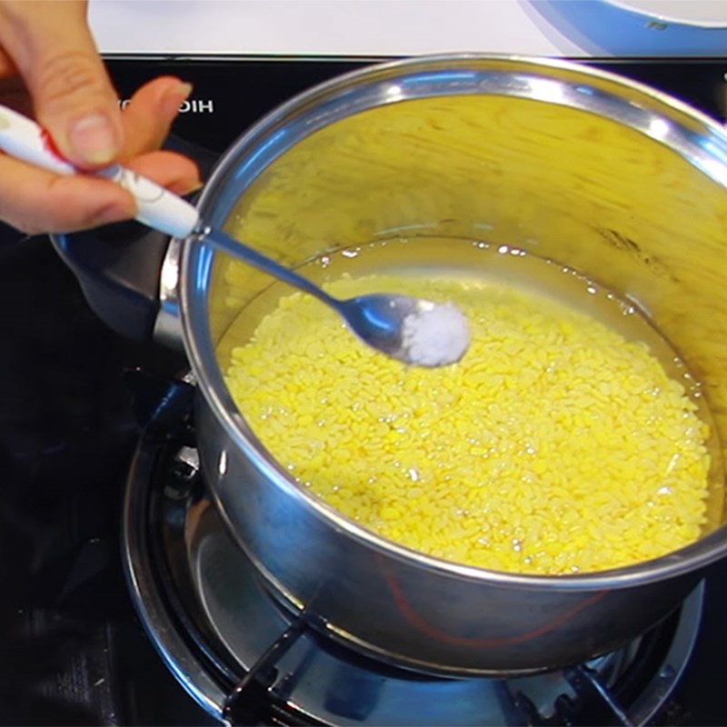 Bước 1 Vo sạch và nấu đậu sạch Chả cốm chay