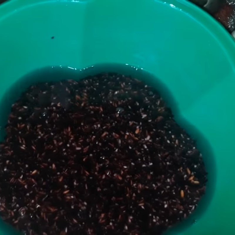 Bước 1 Vo và nấu nếp cẩm Chè nếp cẩm sữa chua trân châu