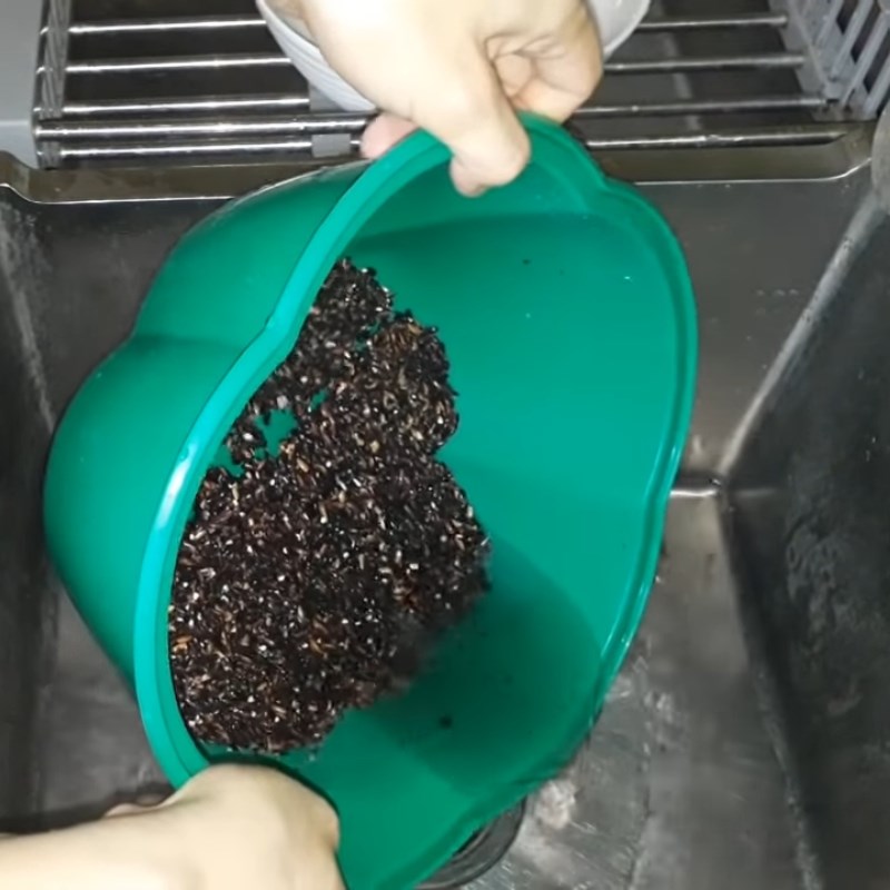 Bước 1 Vo và nấu nếp cẩm Chè nếp cẩm sữa chua trân châu