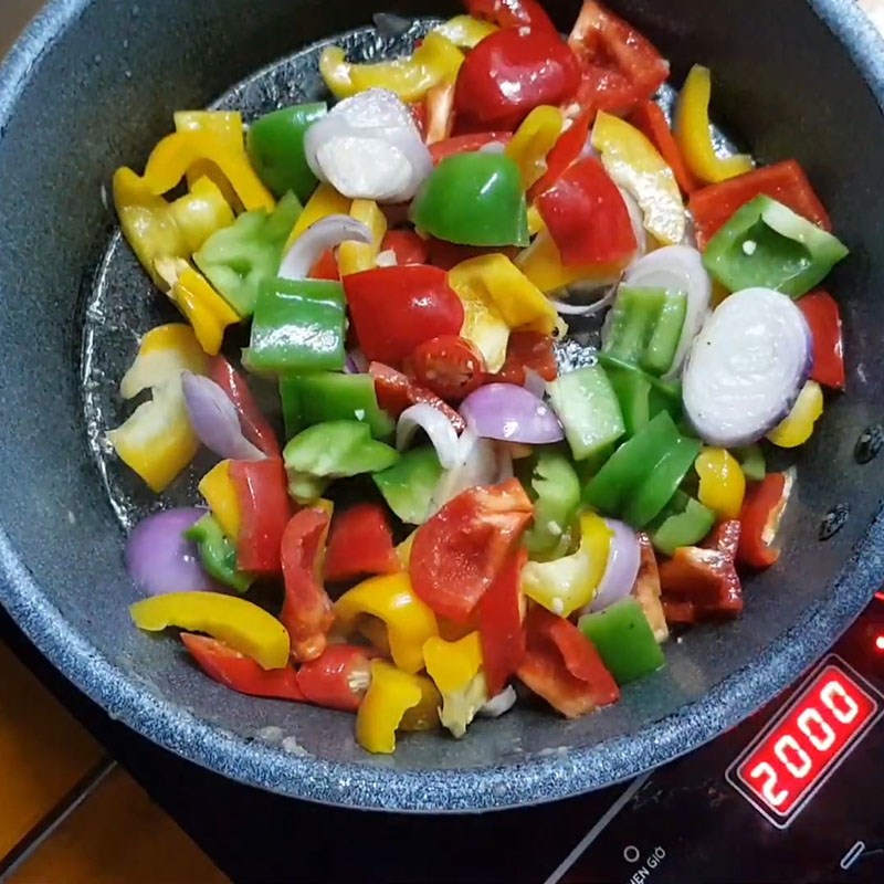 Bước 3 Xào bò Bò xào ớt chuông