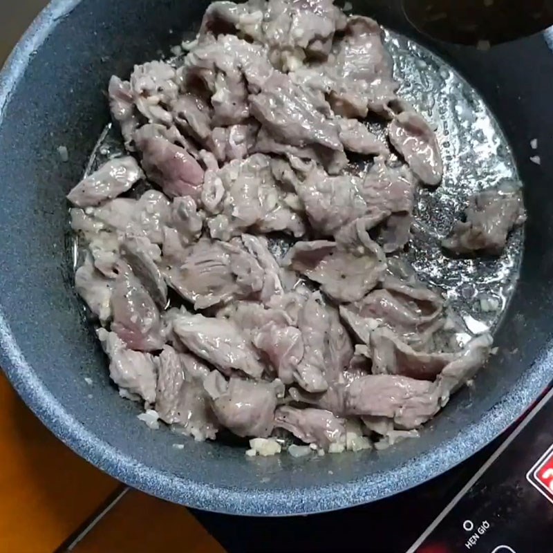 Bước 3 Xào bò Bò xào ớt chuông