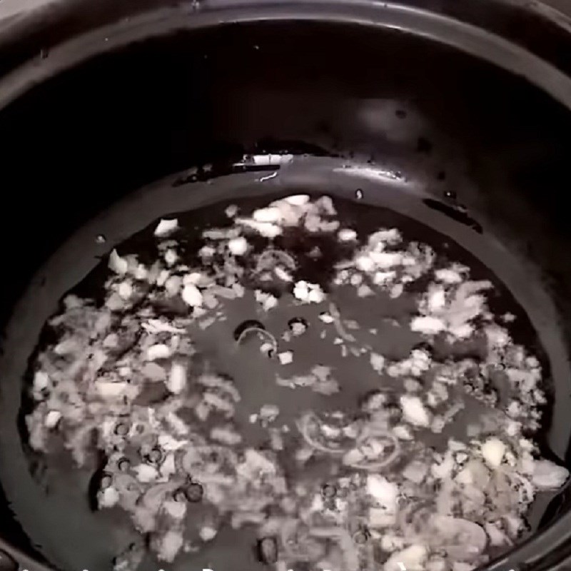 Bước 3 Xào cà chua Cá diêu hồng kho lạt