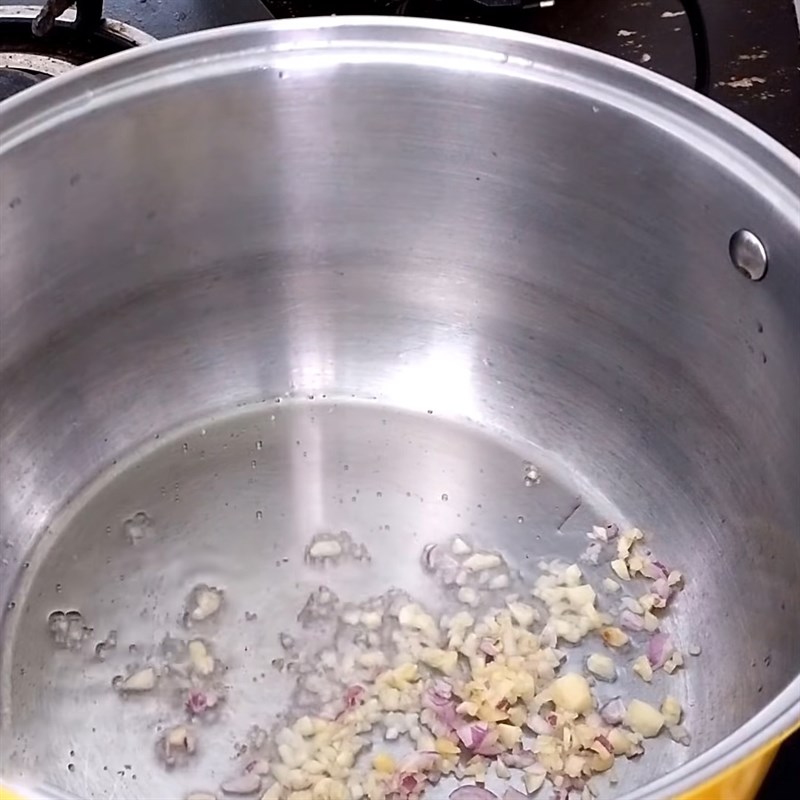 Bước 3 Xào gà với sả Gà hầm sả đu đủ