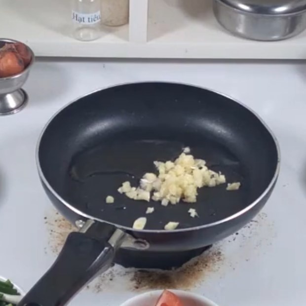 Bước 3 Xào lá sách bò Lá sách bò xào dưa chua