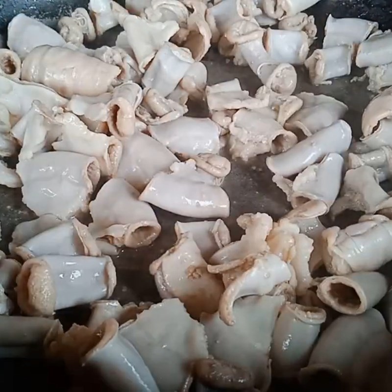 Bước 3 Xào lòng heo Lòng heo xào giá