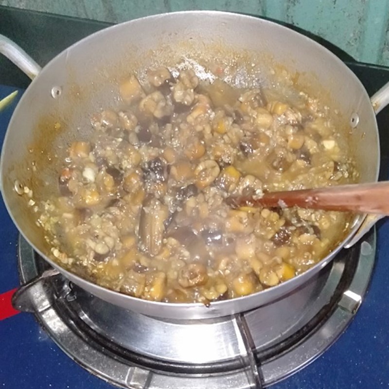 Bước 2 Xào lươn Lươn xào sả ớt
