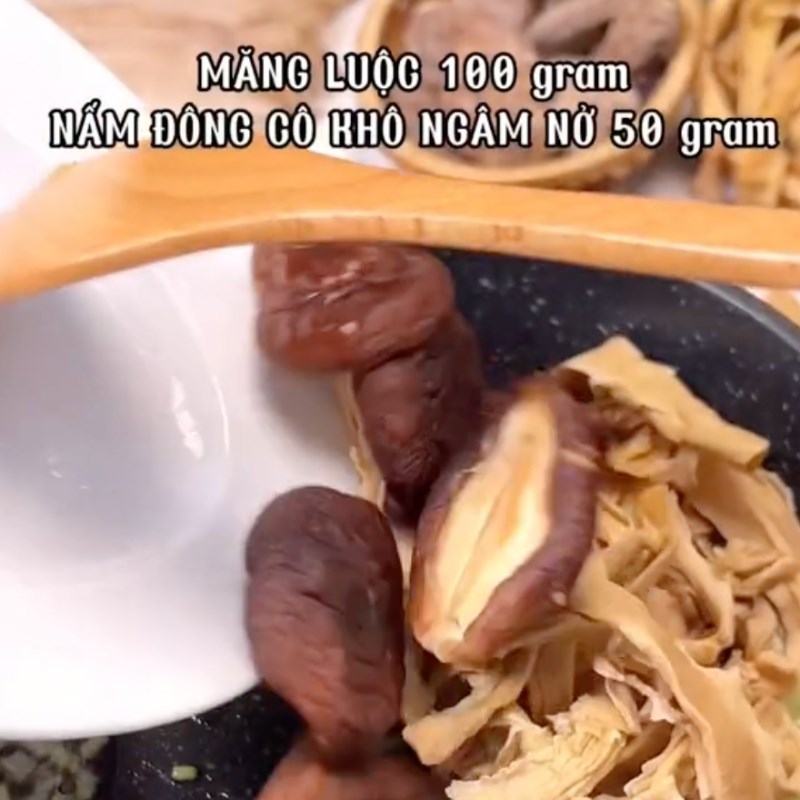 Bước 2 Xào măng Bún măng chay (Công thức từ kênh tiktok Bếp chay XANH)