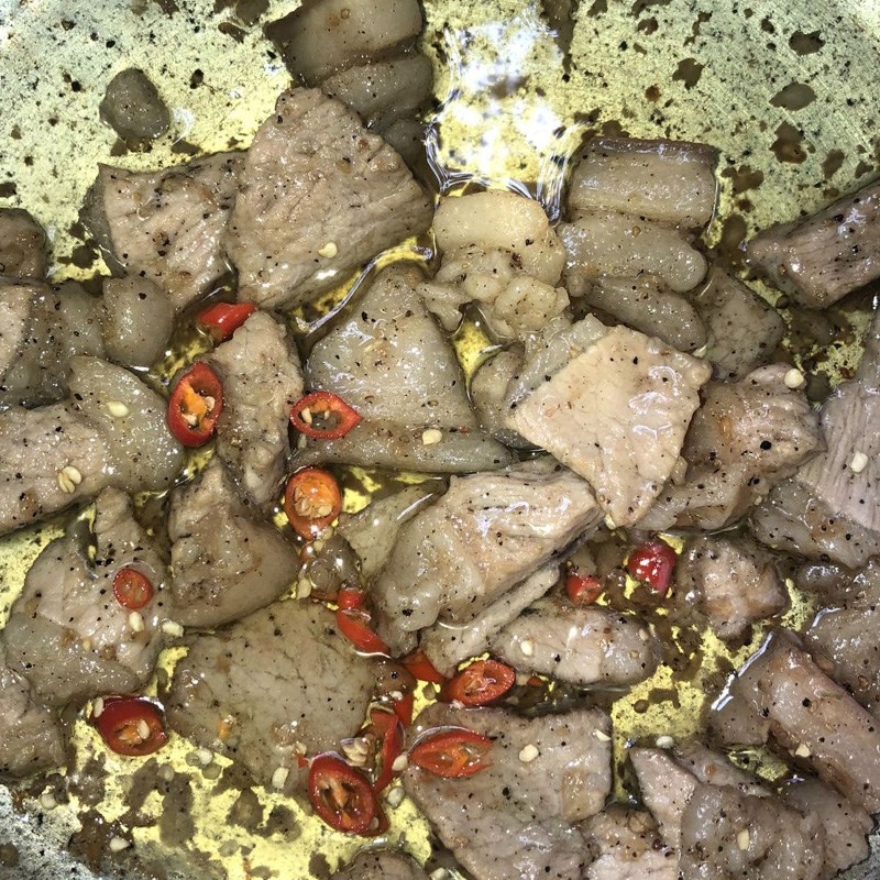 Bước 4 Xào măng tươi với thịt heo Măng tươi xào thịt heo