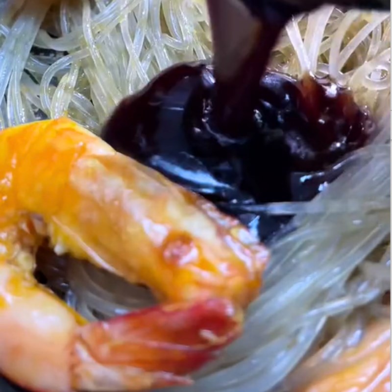 Bước 3 Xào miến Miến xào tôm kiểu Thái (Công thức được chia sẻ từ Tiktok Cách Nấu Ngon cùng Cách Nấu Ngon)