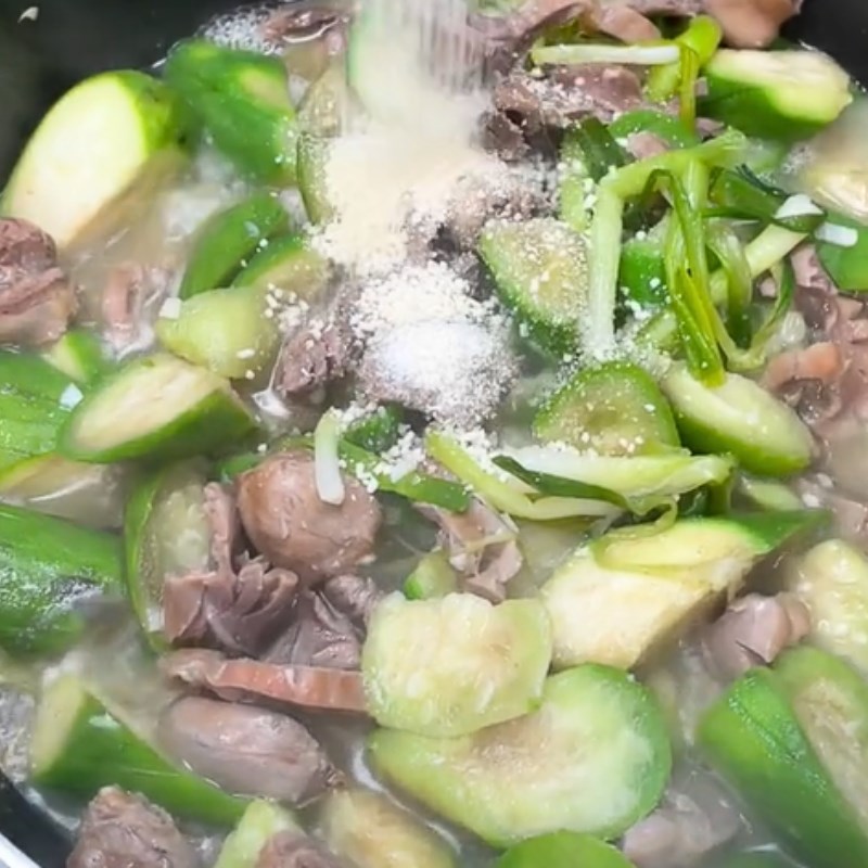 Bước 2 Xào mướp Lòng gà xào mướp (Công thức được chia sẻ từ Tiktok Cách Nấu Ngon cùng Cách Nấu Ngon)