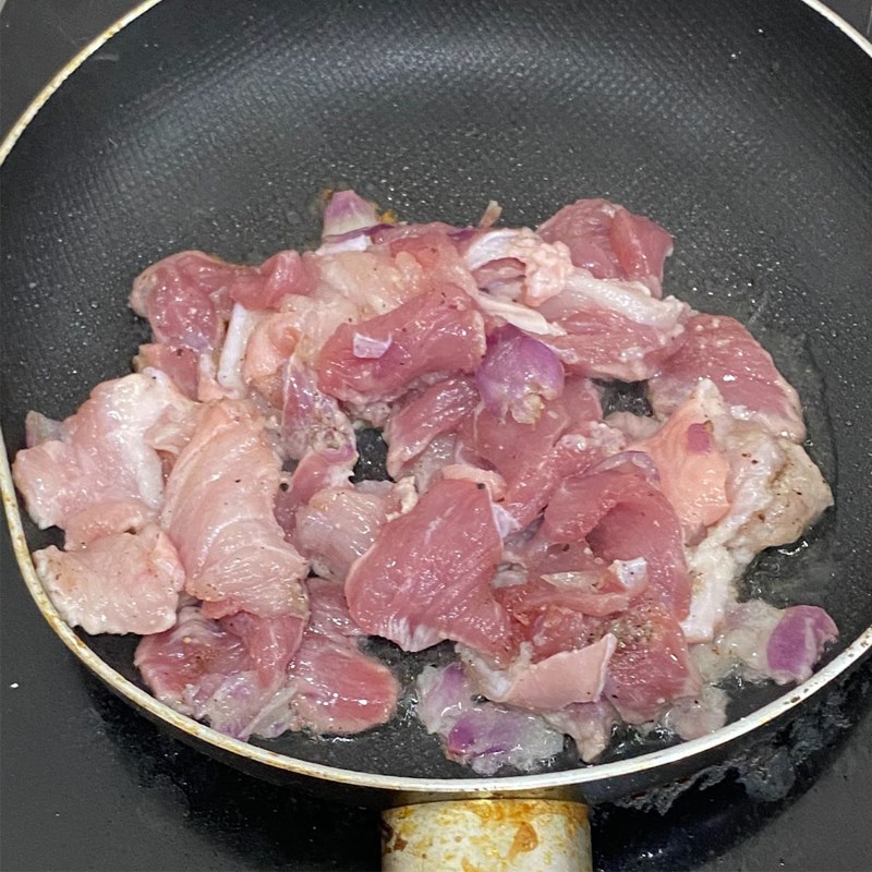 Bước 3 Xào mướp với thịt heo và nấm Mướp xào thịt heo với nấm