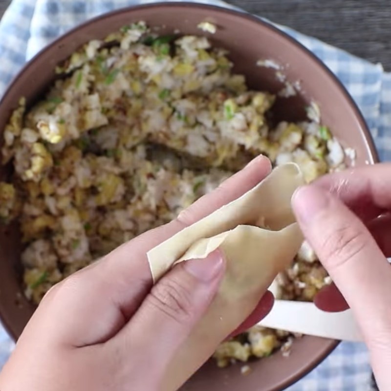 Bước 3 Gói hoành thánh Hủ tiếu hoành thánh chay