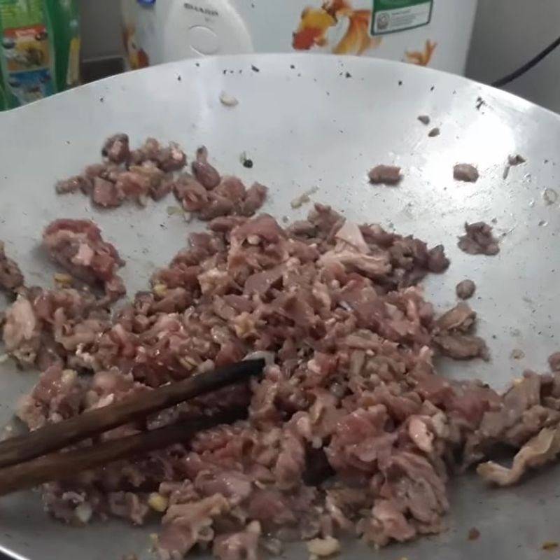 Bước 4 Xào nấm và thịt bò Cháo đậu đỏ thịt bò