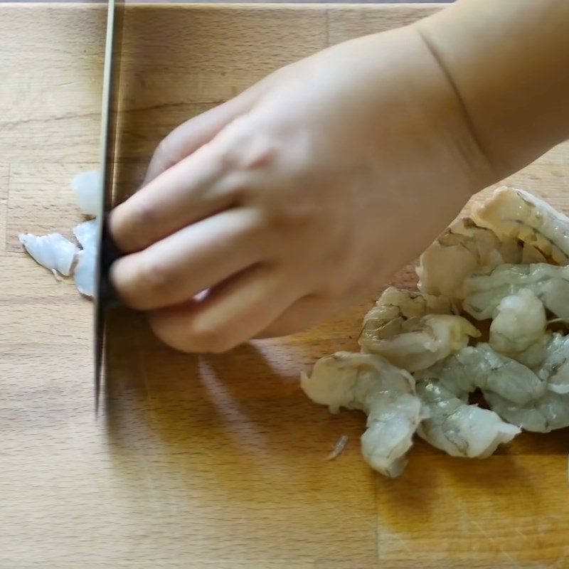 Bước 2 Sơ chế tôm Bánh cuốn nhân tôm
