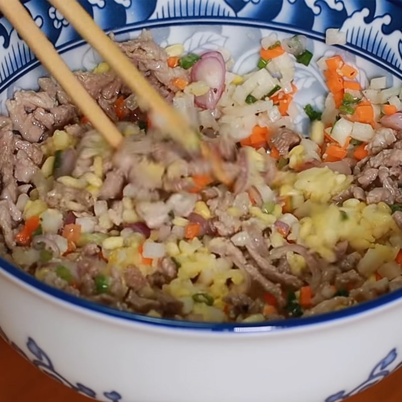 Bước 5 Xào nhân bánh Bánh pate chiên